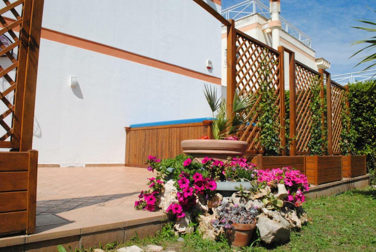 Villa Regina B&B Nettuno Eksteriør billede