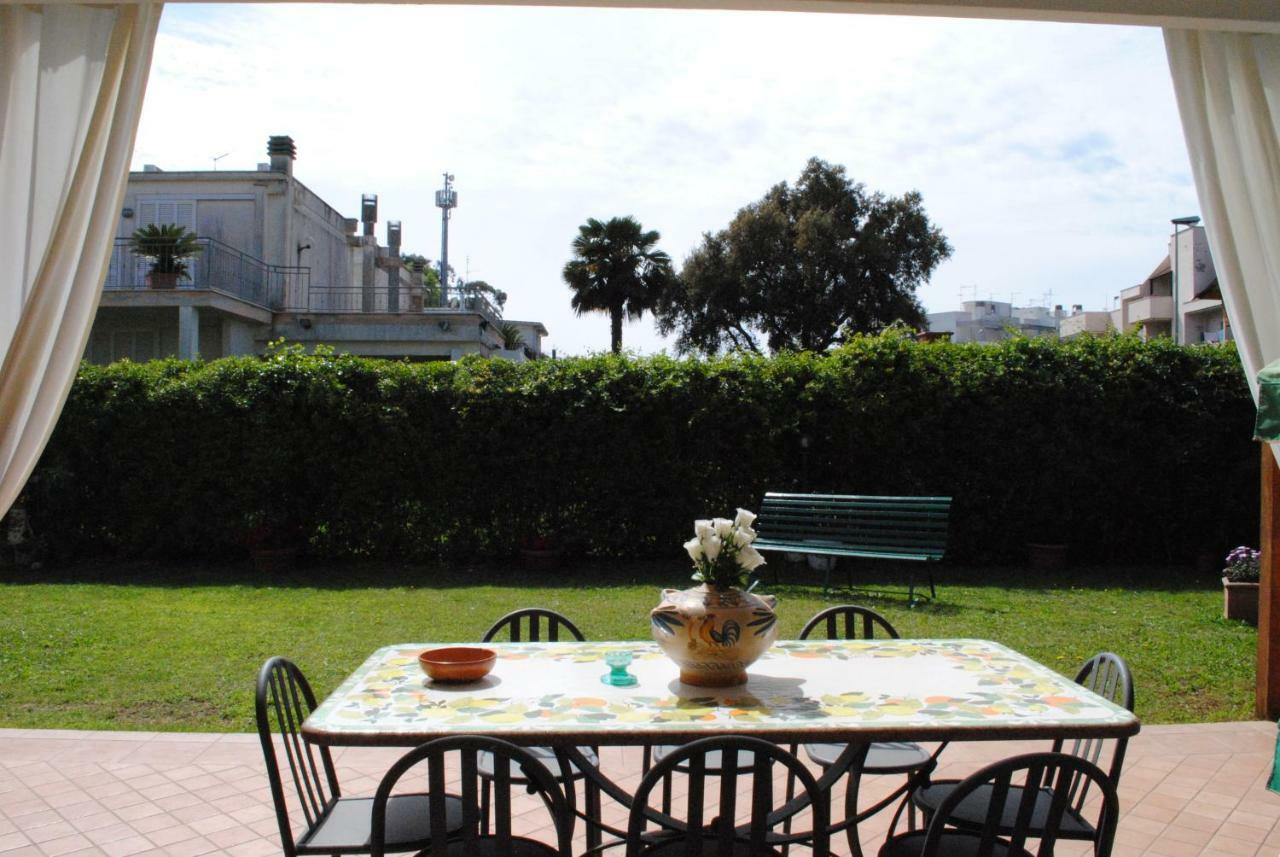 Villa Regina B&B Nettuno Eksteriør billede