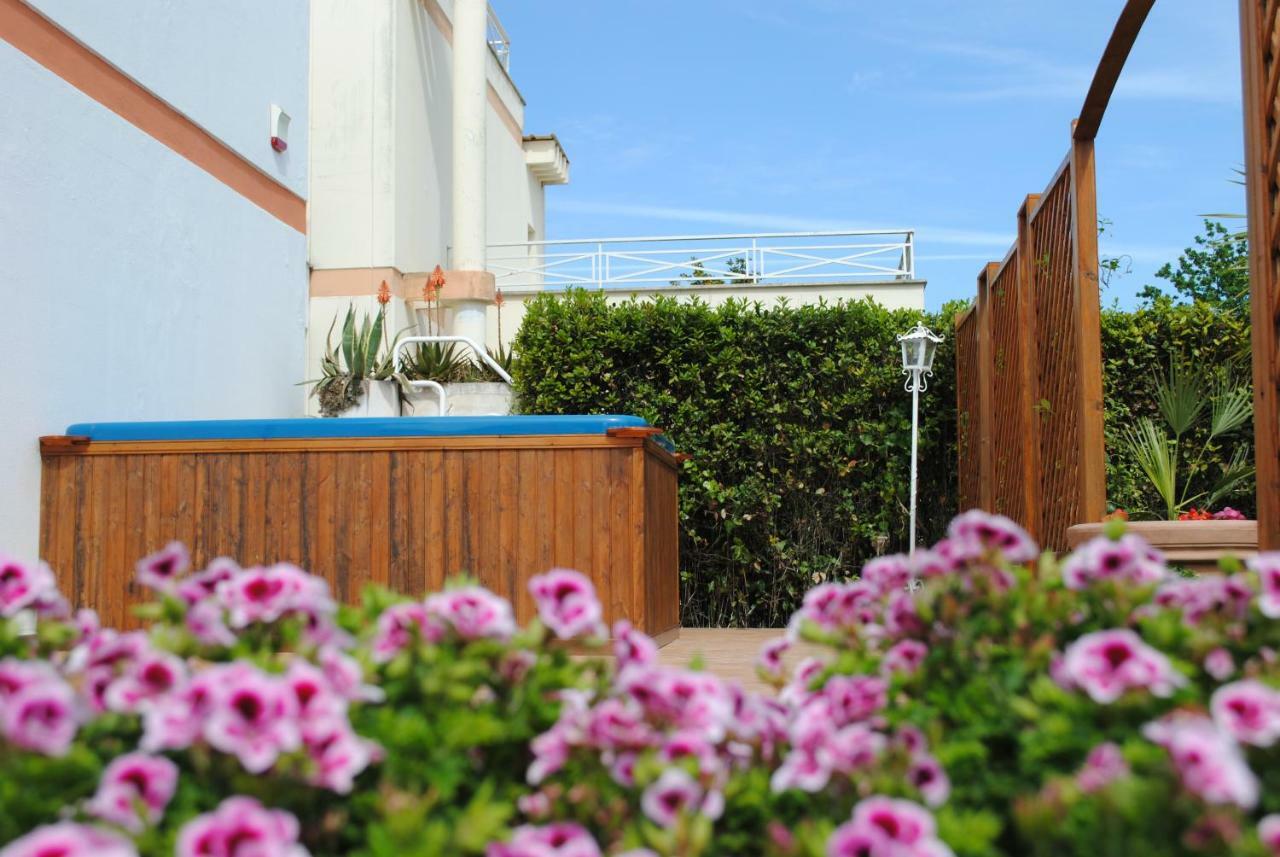 Villa Regina B&B Nettuno Eksteriør billede